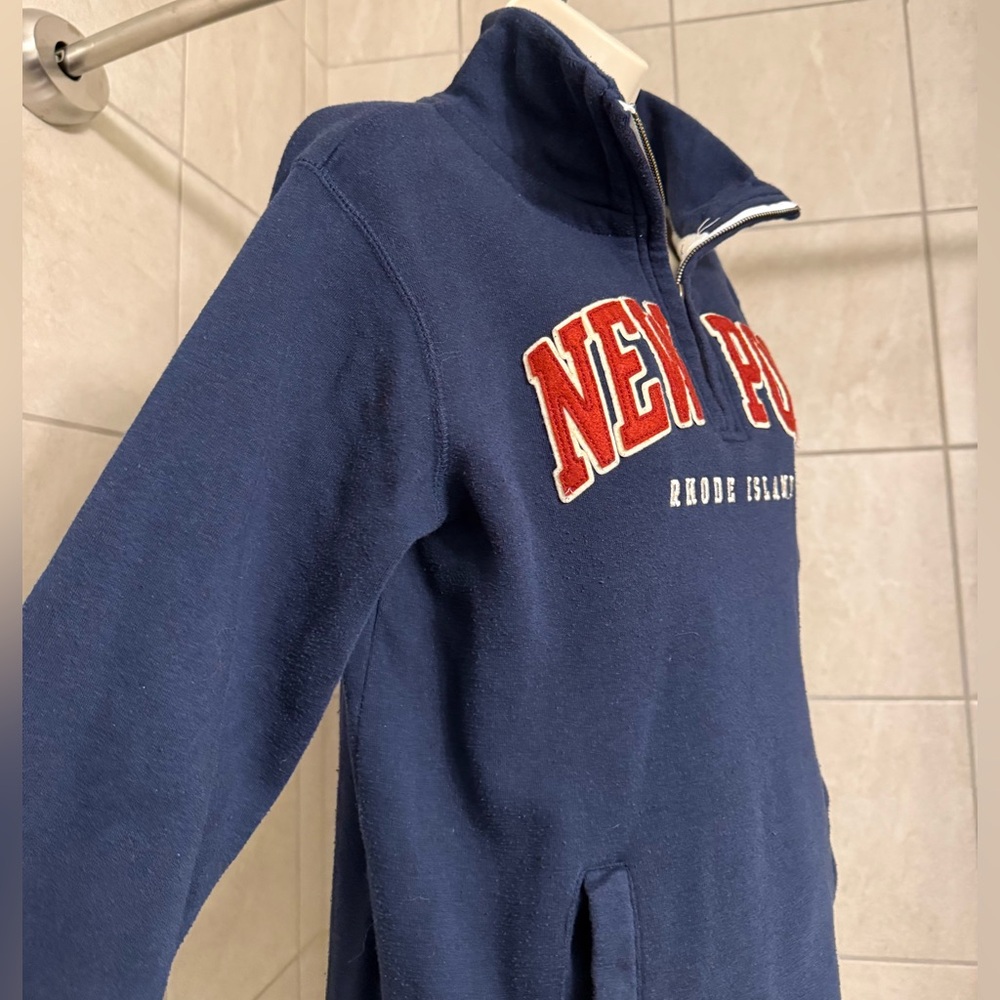 EUC Newport, RI ladies’ 1/4 zip navy blue sweatshirt by MV Sport, size Medium - Picture 5 of 7